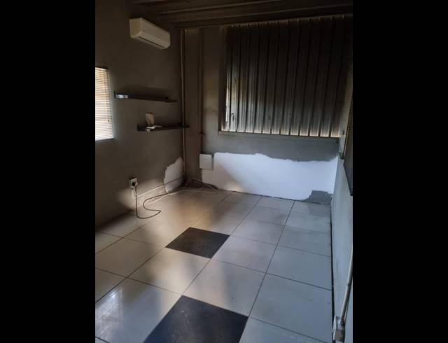 INDUSTRIAL PROPERTY TO RENT IN MERRIVALE